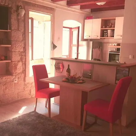 Apartment Nana Fata *