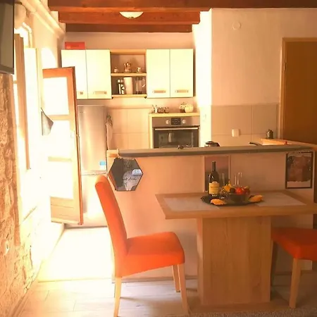 Nana Fata Apartment *