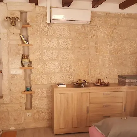 Nana Fata Apartment